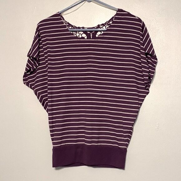 Top Junior's Size XS Purple Energie White Striped Lace Back Short Sleeve NEW - Picture 1 of 7